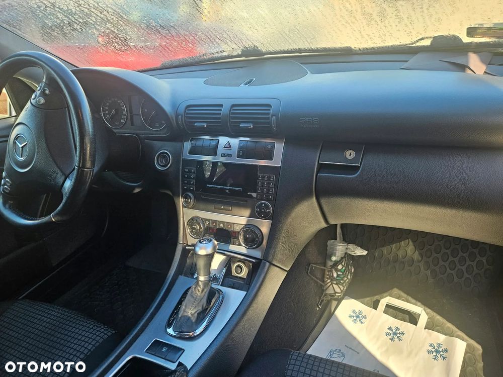 Mercedes-Benz C-Class 2006 photo 5