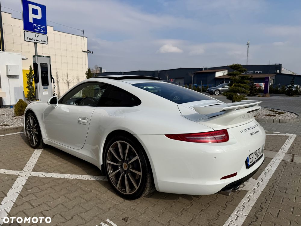 Porsche 911 Carrera - 9