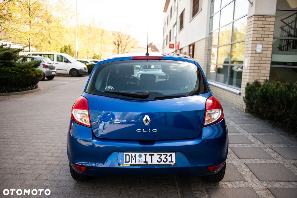 Renault Clio 1.2 16V Confort Authentique - 5