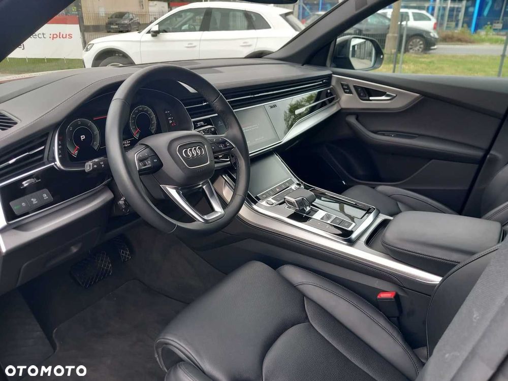 Audi Q8 - 10