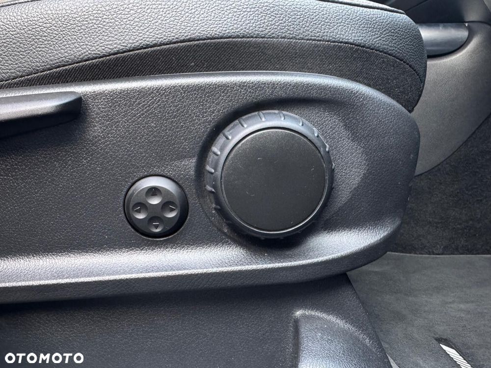 Mercedes-Benz GLA 200 AMG Line - 33