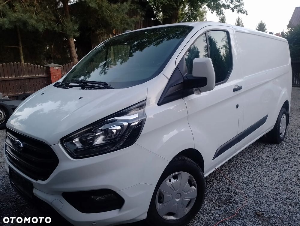 Ford Transit Custom Van - 3