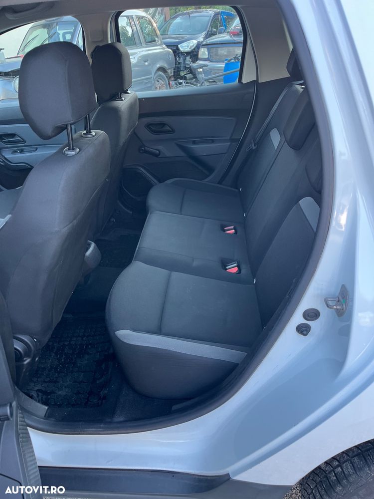 Dacia Duster 1.6 SCe Comfort - 11