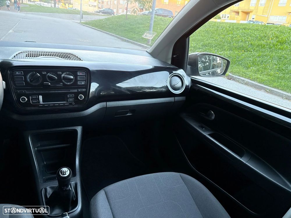 VW Up! 1.0 BlueMotion High - 17