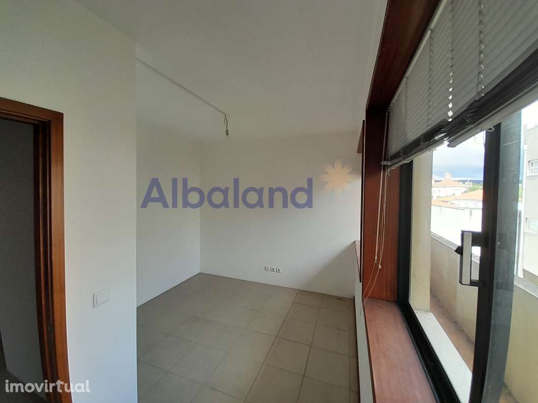 Escritório – Centro da cidade (por cima da segurança social) - Grande imagem: 3/8