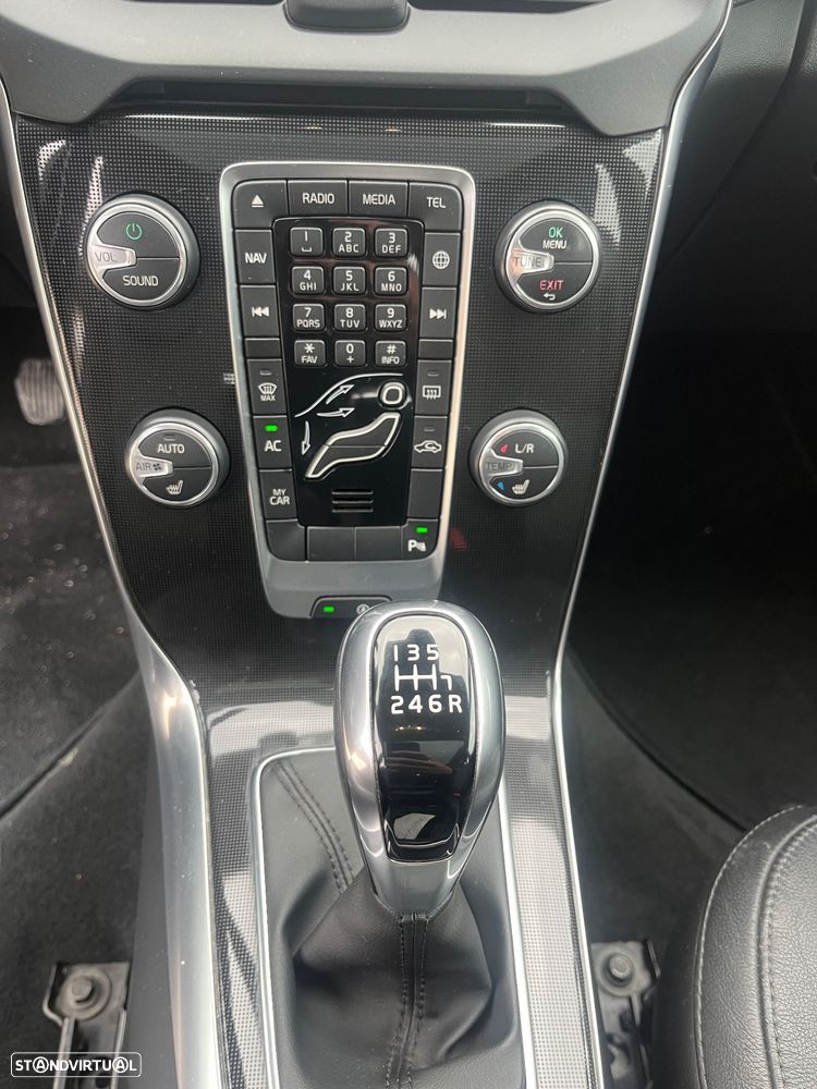 Volvo V40 D2 Momentum - 10