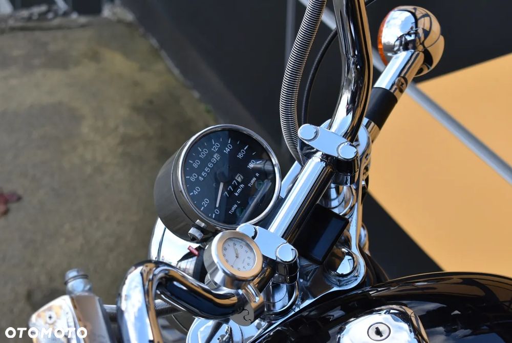 Suzuki Intruder - 23
