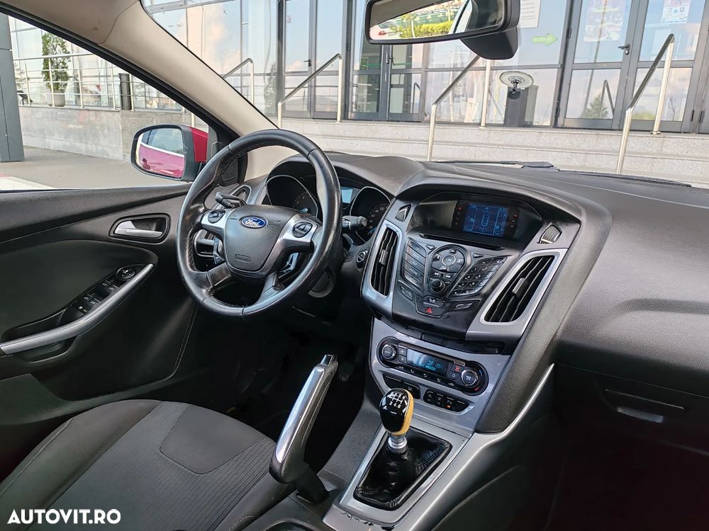 Ford Focus 1.6 Ti-VCT Titanium - 16