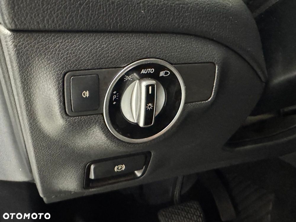 Mercedes-Benz CLA - 13