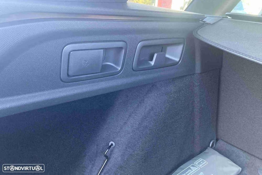 Peugeot 308 SW 1.2 Hybrid Style e-DCS6 - 31