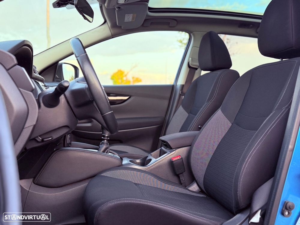 Nissan Qashqai 1.5 dCi N-Connecta - 6