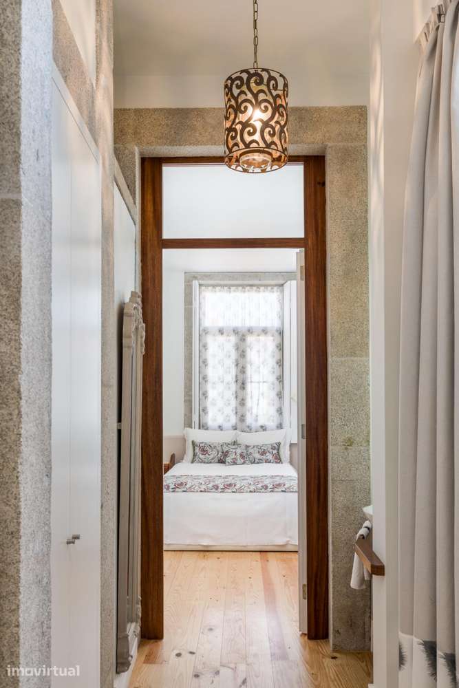 Apartamento com 1 quartos - localizado em Miragaia Porto - Grande imagem: 2/28