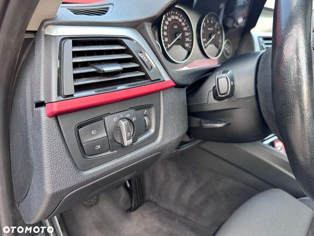 BMW Seria 3 328i Sport Line - 22