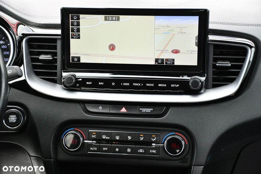 Kia Ceed - 25