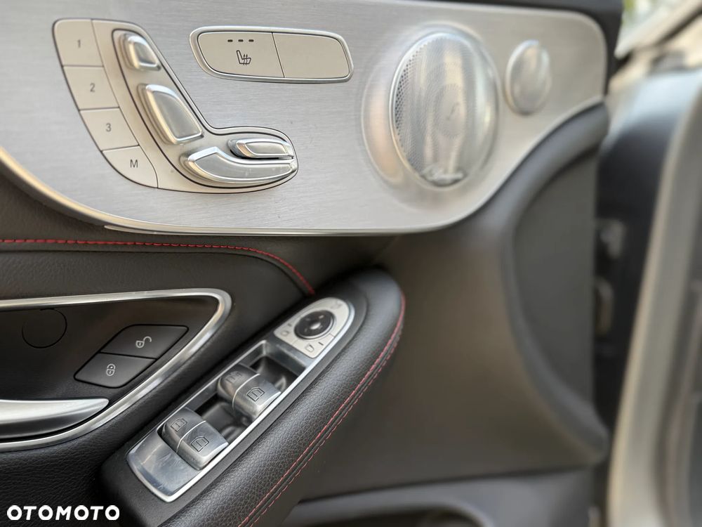 Mercedes-Benz Klasa C AMG 43 4-Matic - 24