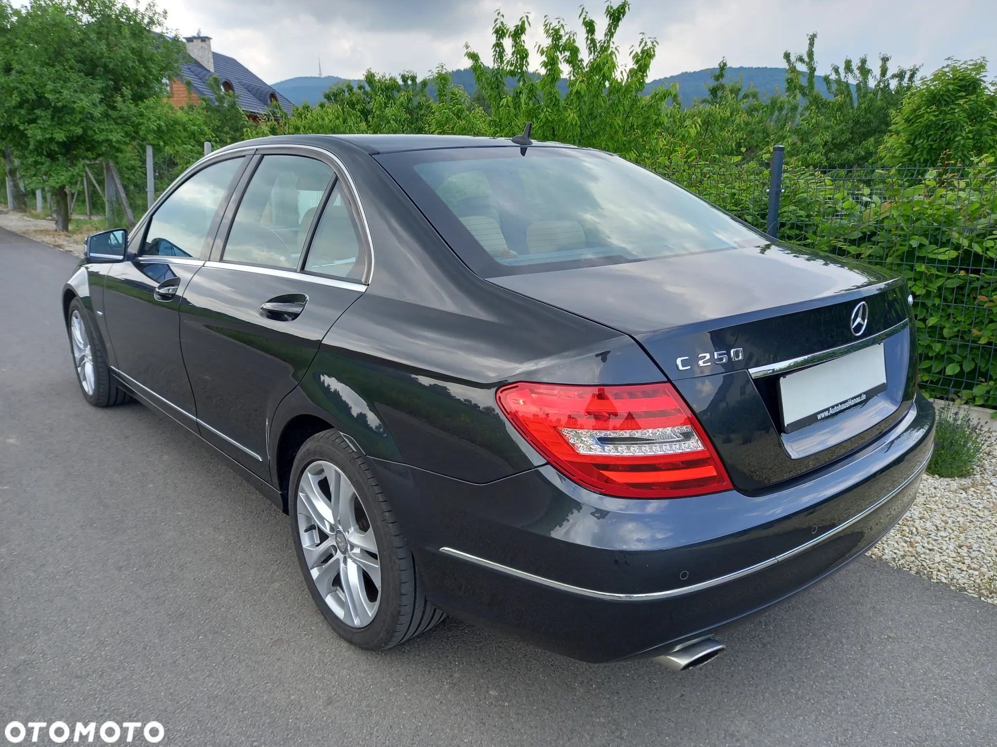 Mercedes-Benz Klasa C 250 CGI BlueEff Avantgarde - 6
