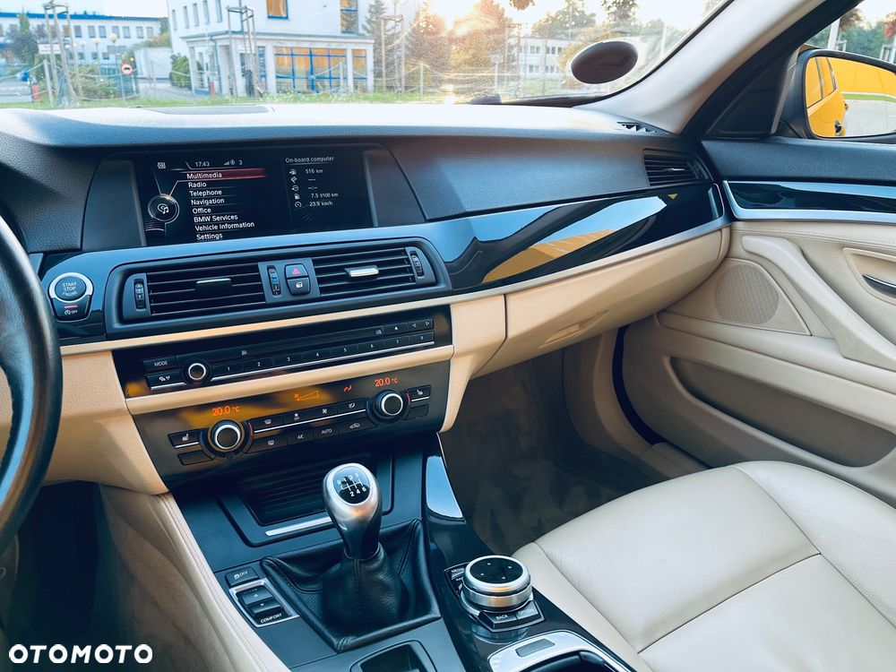 BMW Seria 5 520d - 13