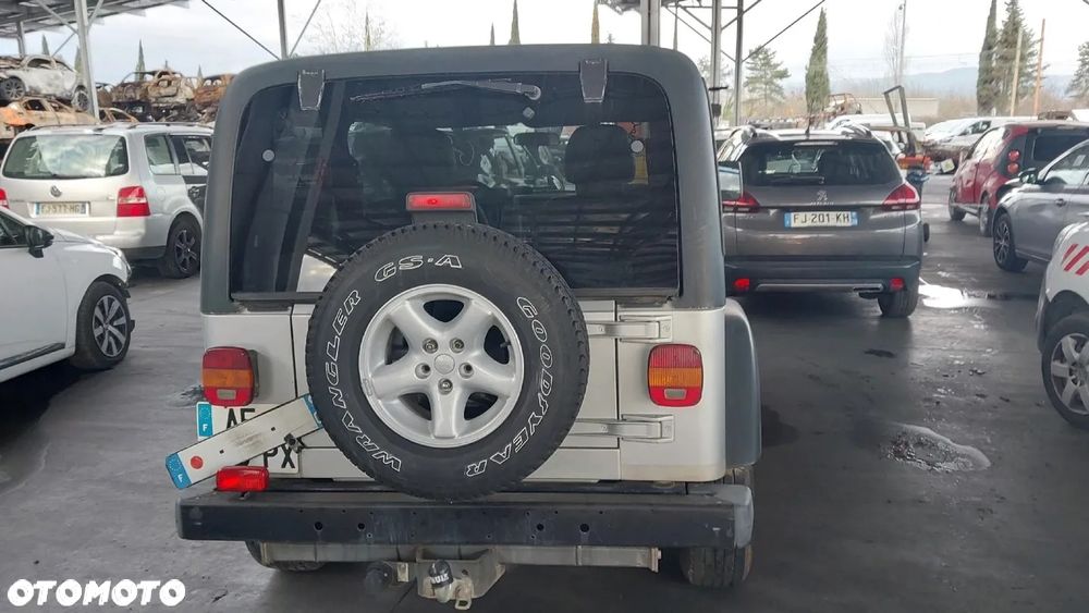 Jeep Wrangler - 5