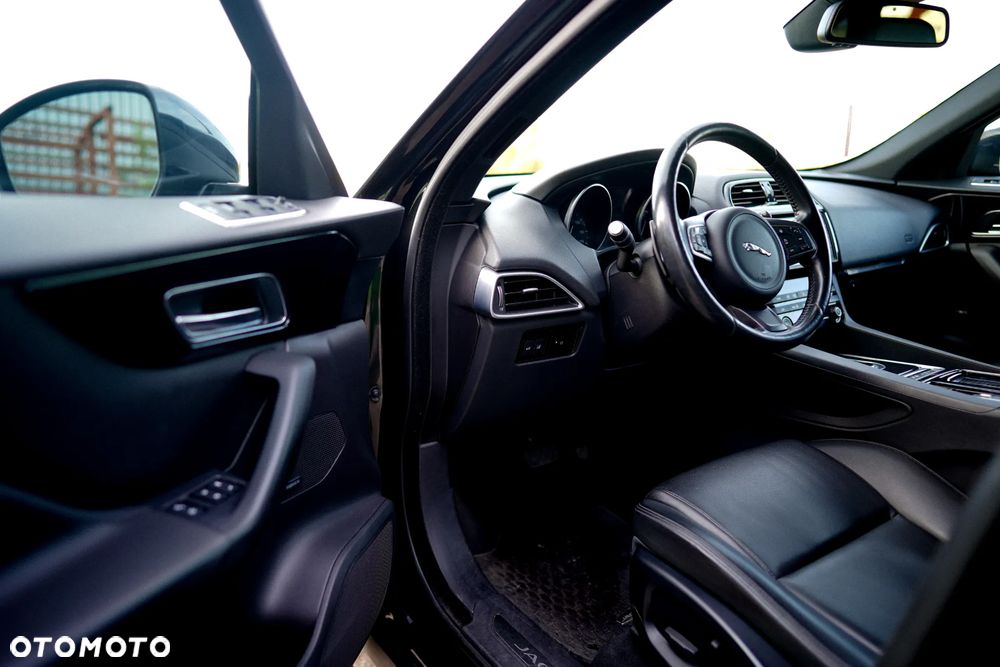 Jaguar F-Pace - 14