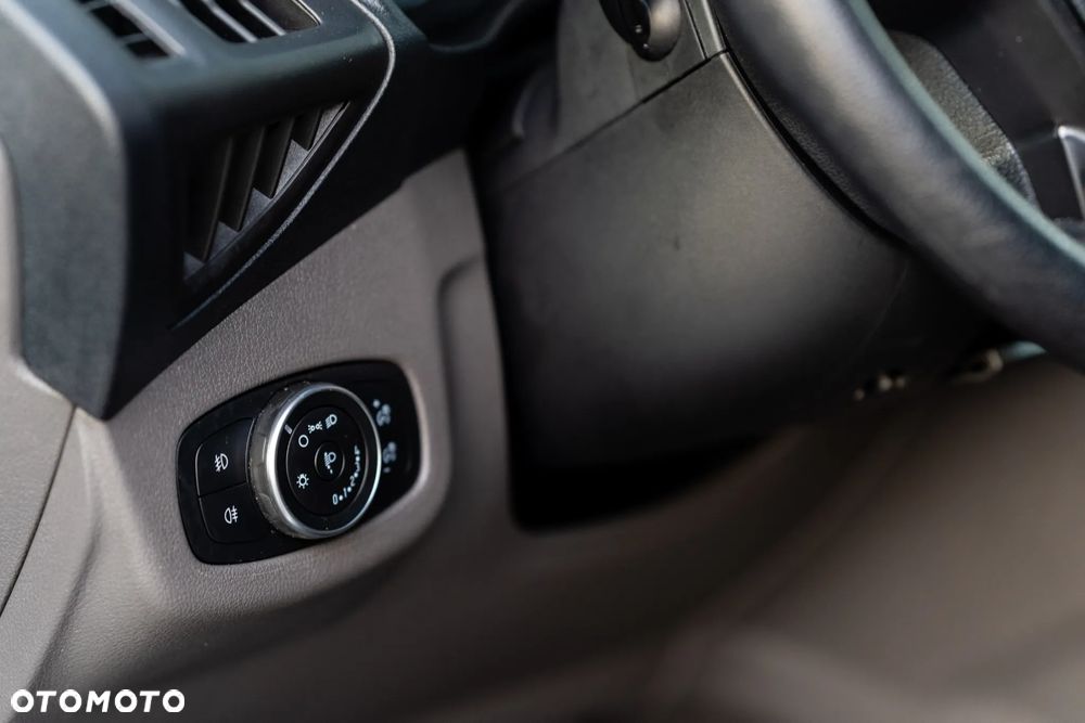 Ford Connect Transit - 19