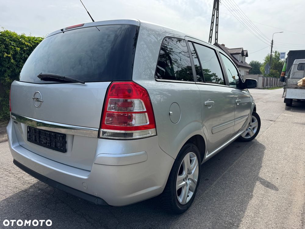 Opel Zafira 1.8 Design Edition - 4