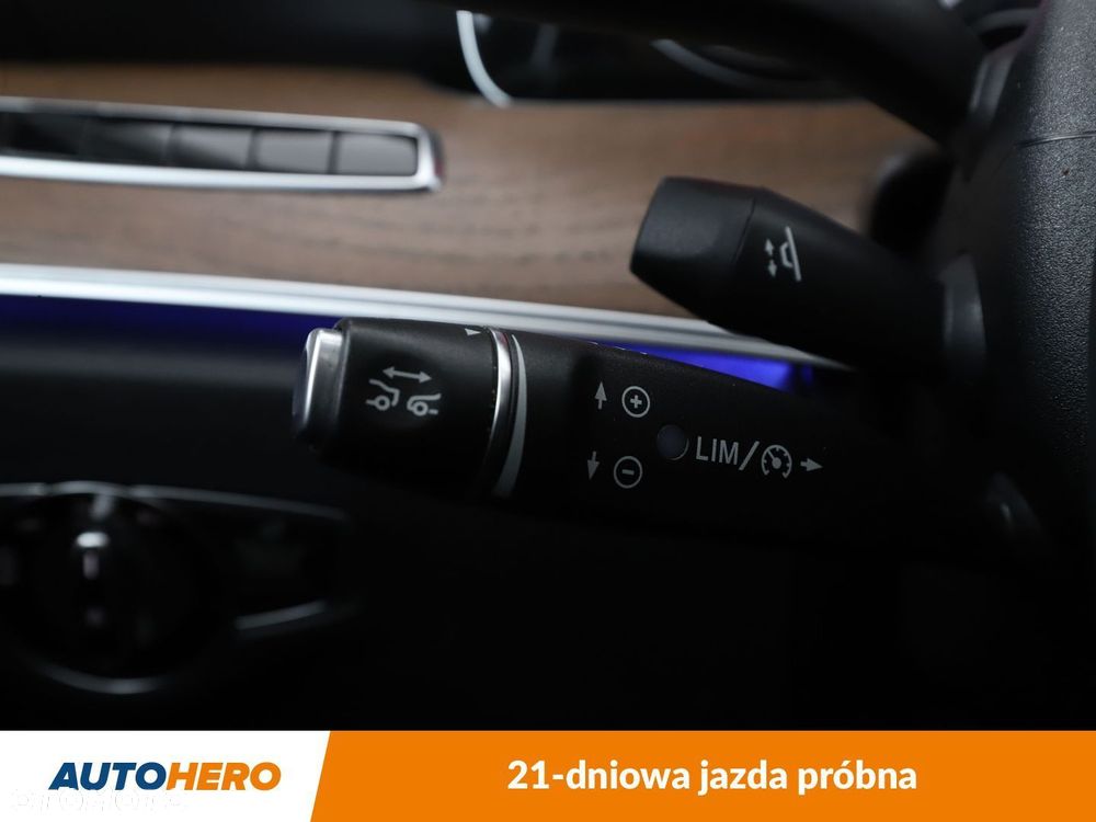 Mercedes-Benz Klasa E 220 d 4-Matic 9G-TRONIC - 36