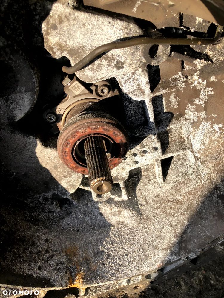Manualna skrzynia biegów Opel Astra H 1.7 CDTI – M32 55192042 - 2