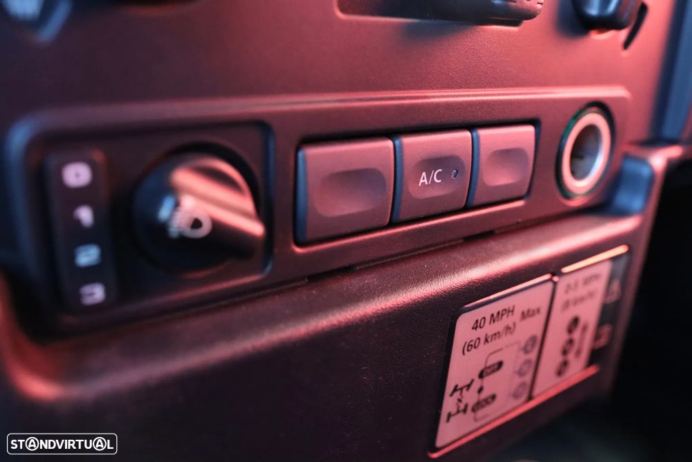 Land Rover Defender 110 DPF Adventure - 23