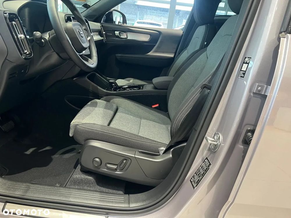 Volvo XC 40 B4 AWD Ultimate Dark - 19