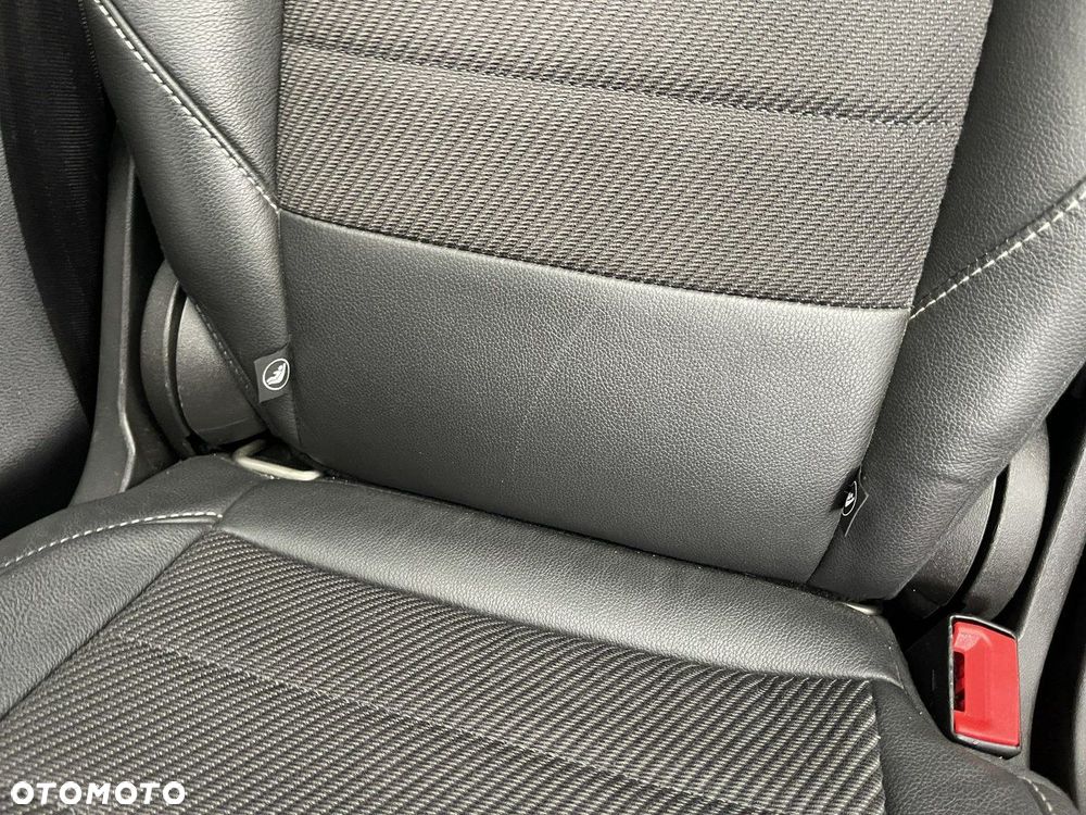 Ford Kuga - 37