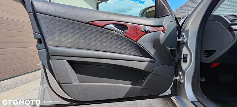Mercedes-Benz Klasa E 320 CDI Classic DPF - 12