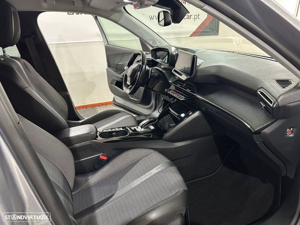 Peugeot 2008 1.5 BlueHDi Allure Pack EAT8 - 19