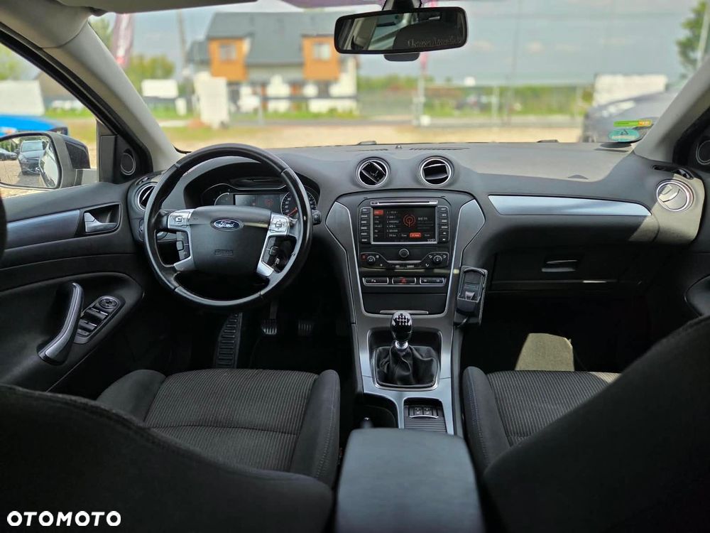 Ford Mondeo - 8