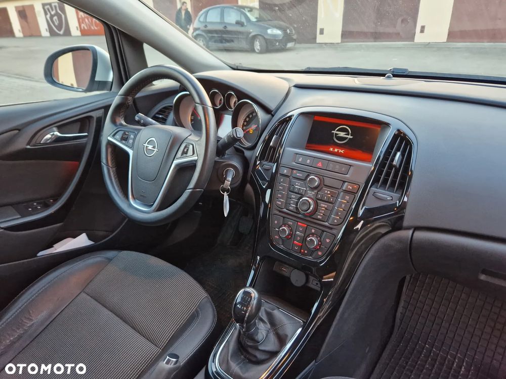 Opel Astra 1.6 CDTI Cosmo - 17