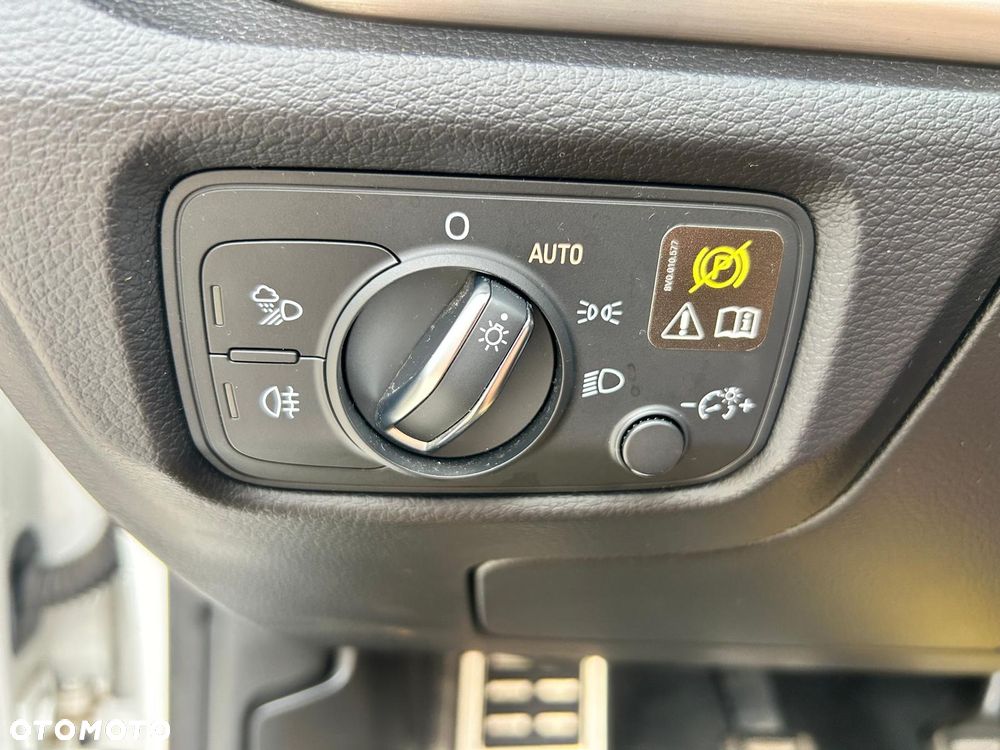 Audi A3 Cabrio 2.0 TDI sport - 32