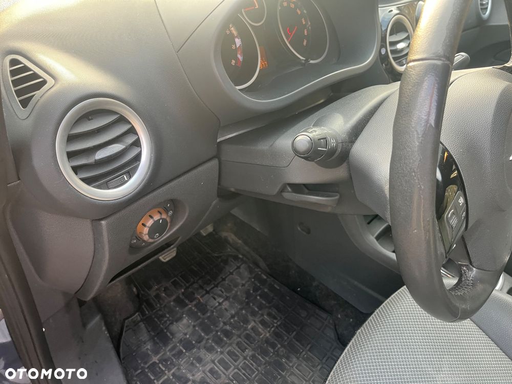 Opel Corsa 1.2 16V Cosmo - 17