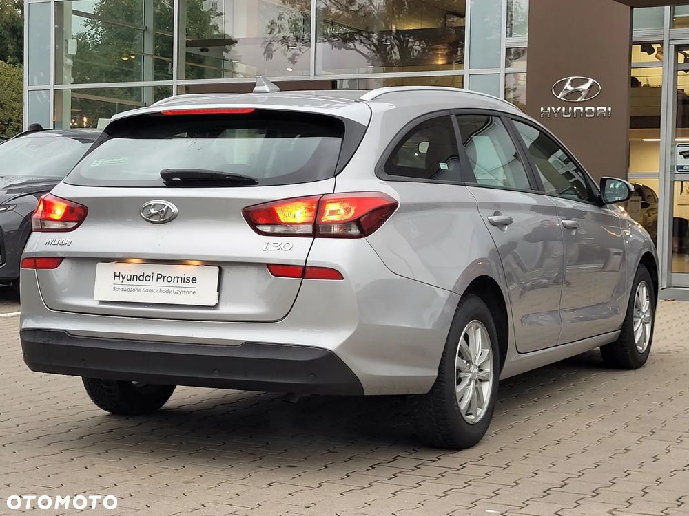 Hyundai i30 1.5 DPI Classic + - 5