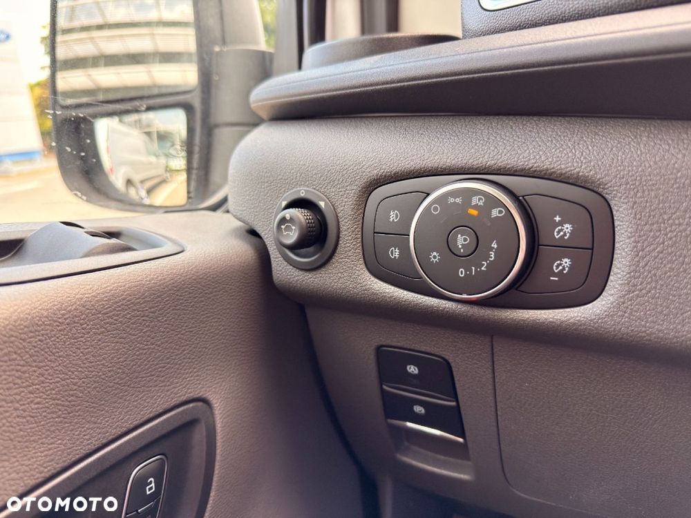 Ford Transit - 19