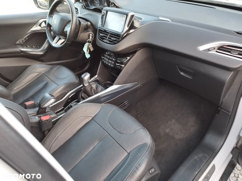 Peugeot 2008 1.6 BlueHDi Allure - 10