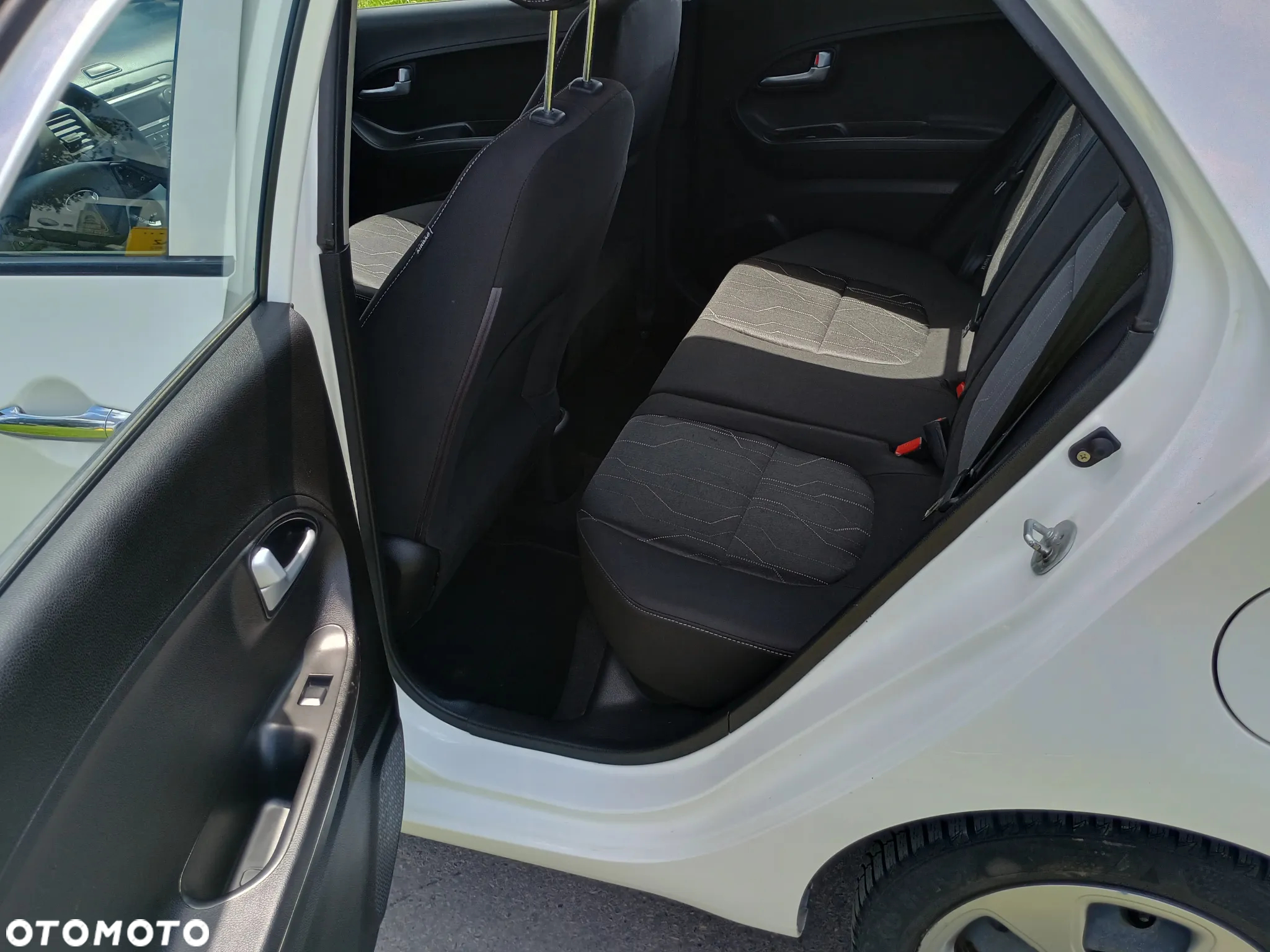 Kia Picanto 1.0 Business Line Plus - 26