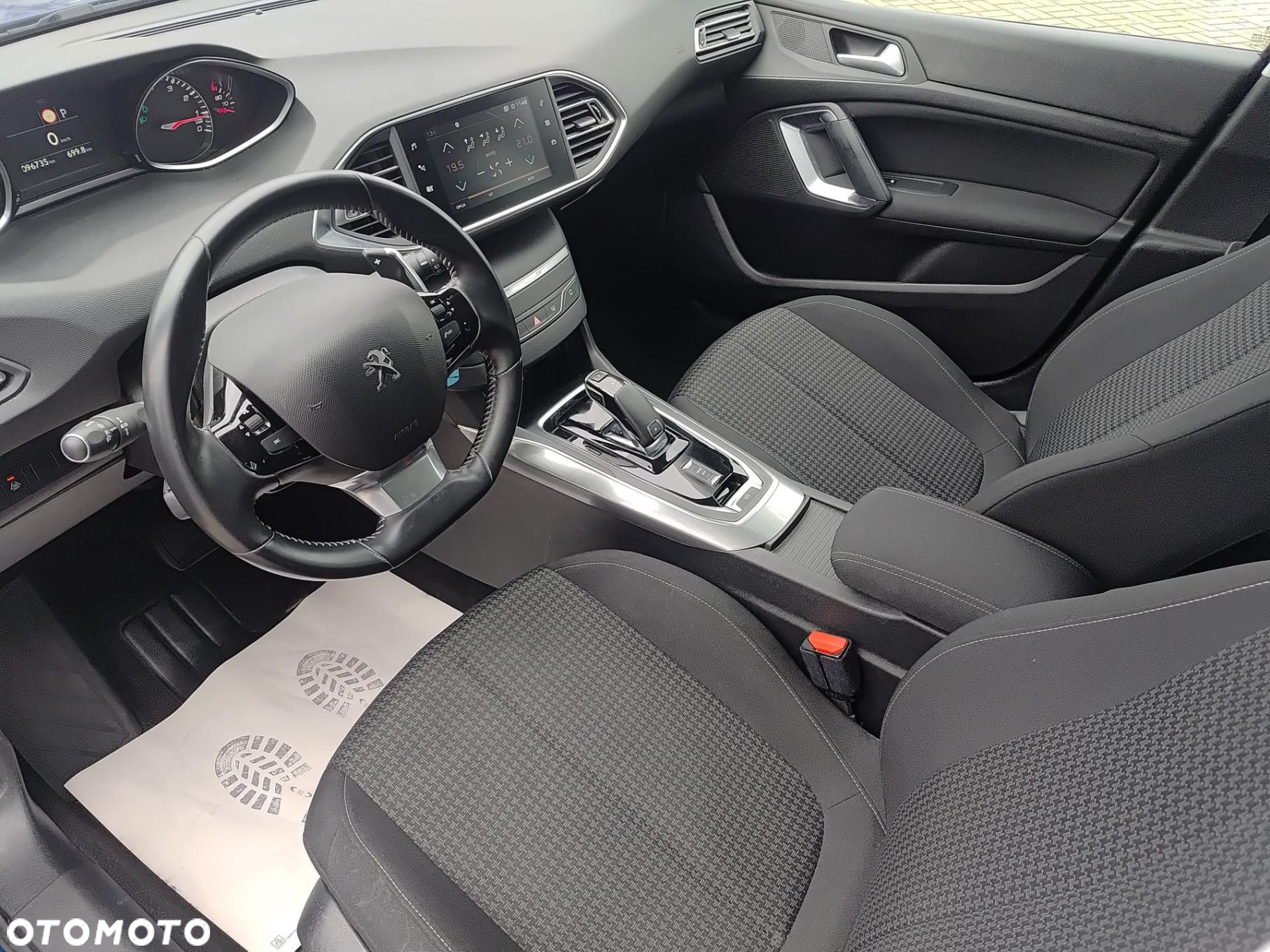 Peugeot 308 1.2 PureTech Active Pack S&S EAT8 - 16
