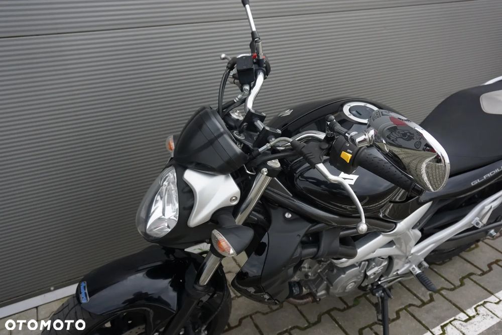 Suzuki Gladius - 10
