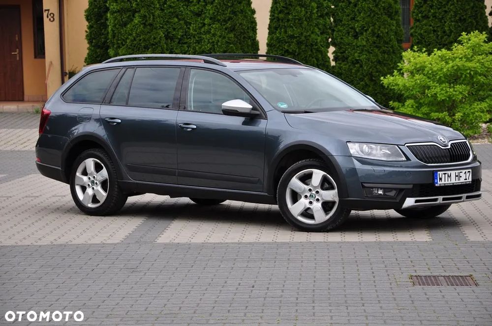 Skoda Octavia Combi 2.0 TDI 4x4 DSG Scout - 10