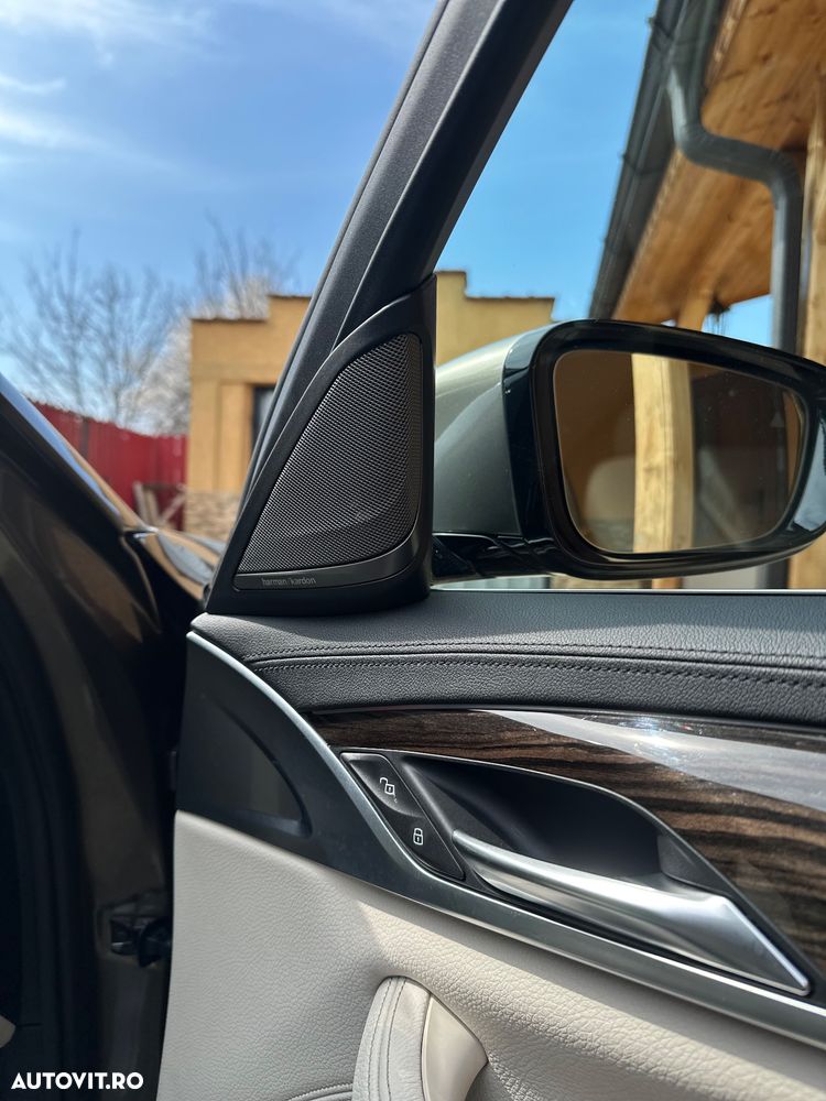 BMW Seria 5 520d AT - 39