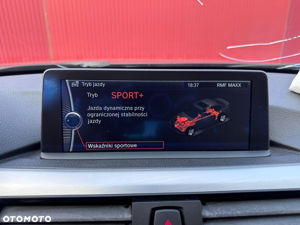 BMW Seria 3 328i Sport Line - 18