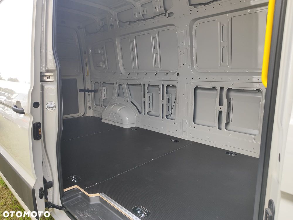 Volkswagen CRAFTER - 11