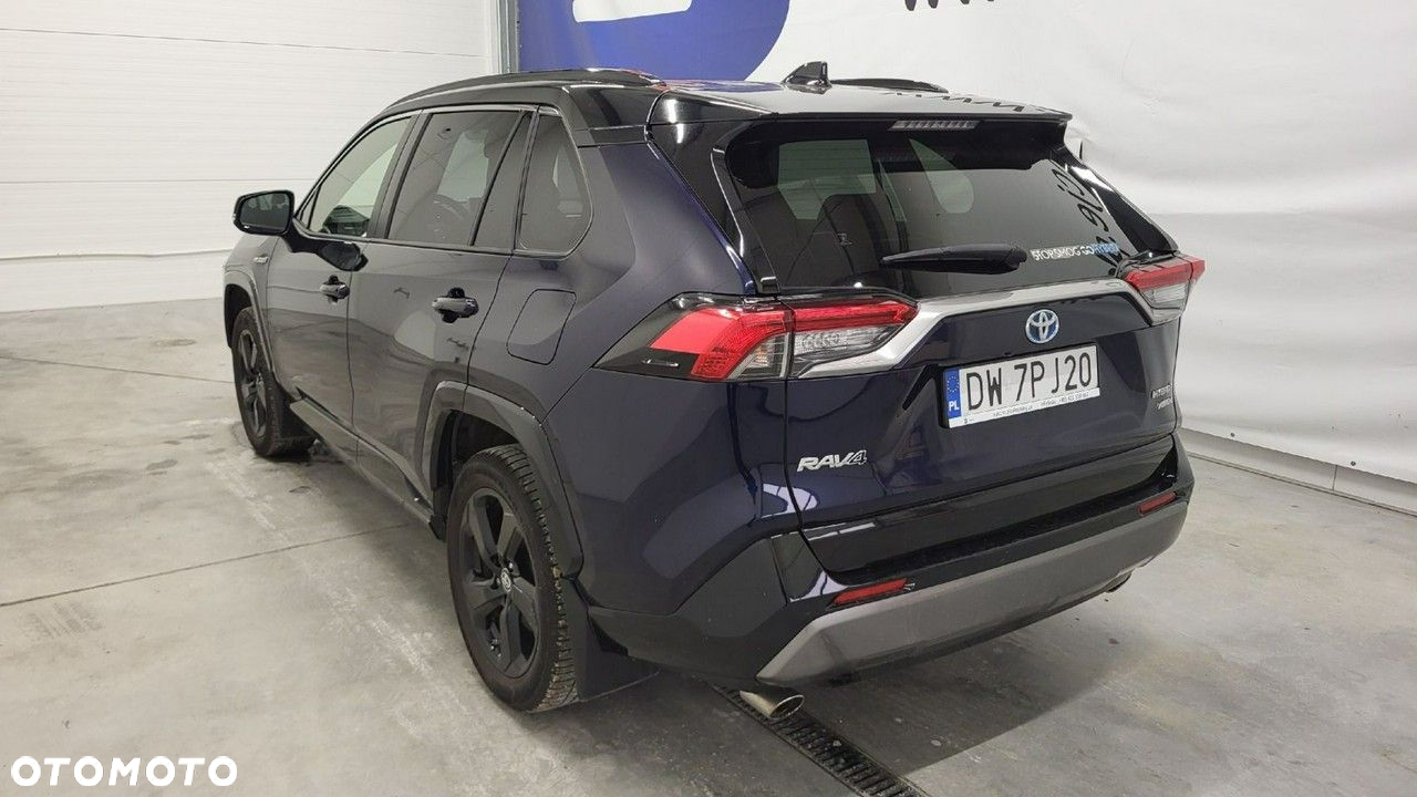 Toyota RAV4 - 8