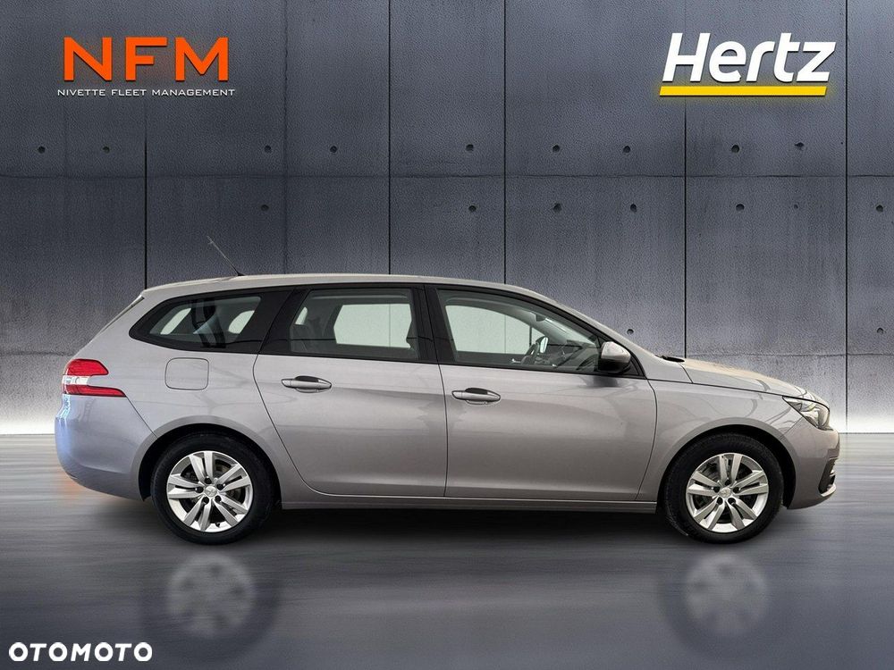 Peugeot 308 - 8