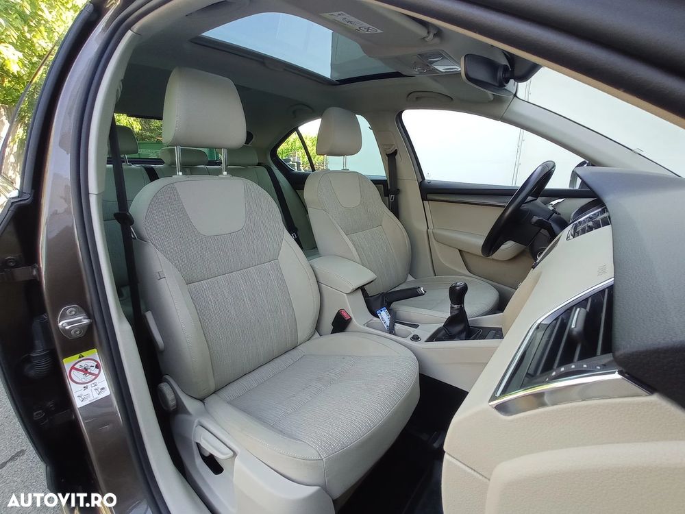 Skoda Octavia 2.0 TDI 4X4 STYLE - 25