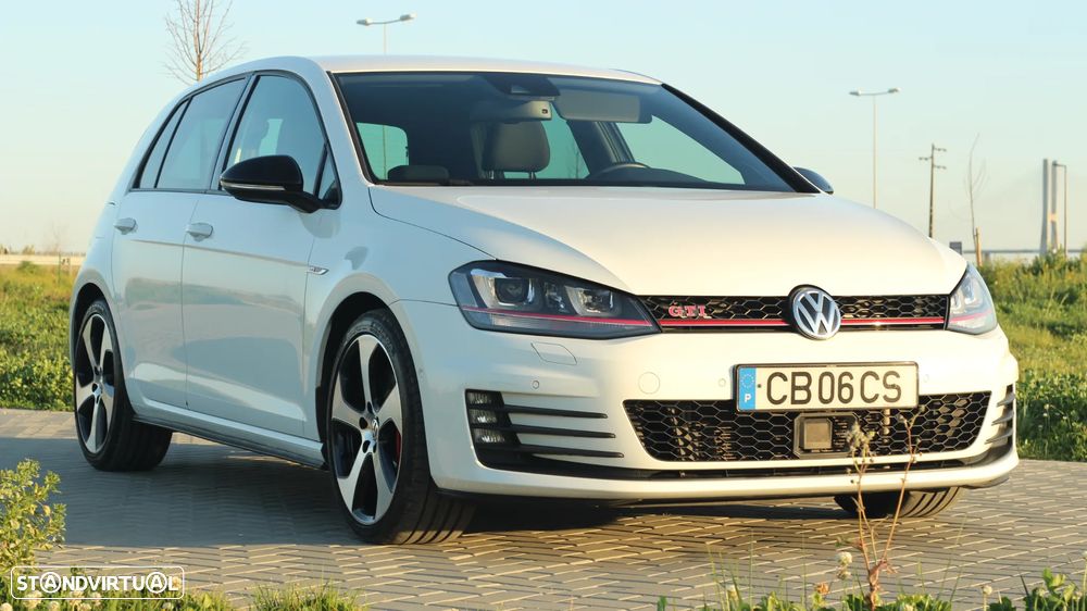 VW Golf GTI Performance BlueMotion DSG - 13